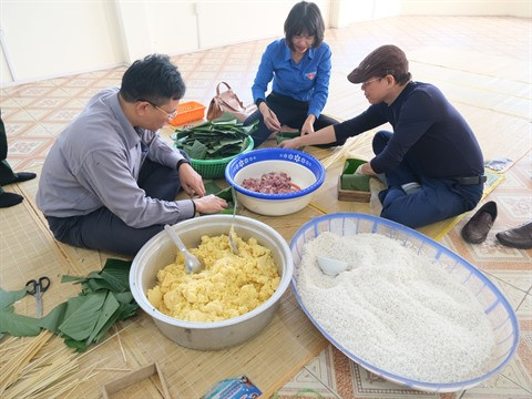 Des jeunes bénévoles apportent le Têt à l'île de Bach Long Vi ảnh 1 Des jeunes bénévoles apportent le Têt à l'île de Bach Long Vi ảnh 1