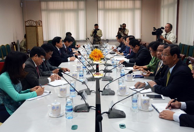 Vietnam et Cambodge discutent des affaires relatives aux minorités ethniques ảnh 1 Vietnam et Cambodge discutent des affaires relatives aux minorités ethniques ảnh 1