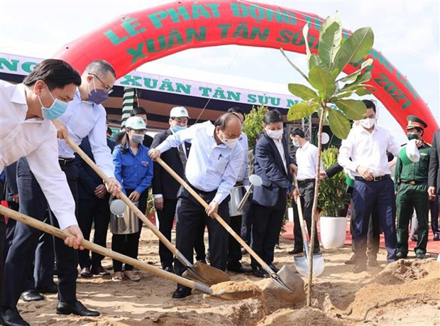 Le PM à la cérémonie de lancement de la Fête de plantation d'arbres à Phu Yên ảnh 3 Le PM à la cérémonie de lancement de la Fête de plantation d'arbres à Phu Yên ảnh 3