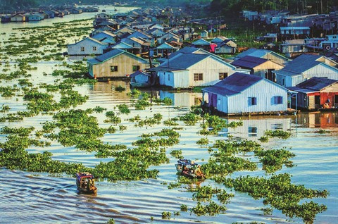 An Giang : La beauté paisible du village flottant de Châu Dôc ảnh 1 An Giang : La beauté paisible du village flottant de Châu Dôc ảnh 1