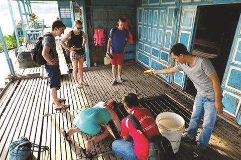 An Giang : La beauté paisible du village flottant de Châu Dôc ảnh 2