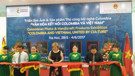 Exposition photographique et artisanale sur la Colombie ảnh 1 Exposition photographique et artisanale sur la Colombie ảnh 1