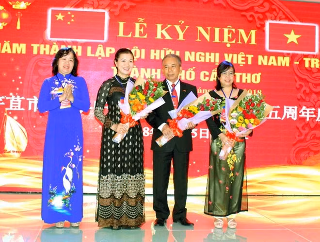 L'Association d'amitié Vietnam-Chine de Can Tho souffle ses 25 bouggies ảnh 1 L'Association d'amitié Vietnam-Chine de Can Tho souffle ses 25 bouggies ảnh 1