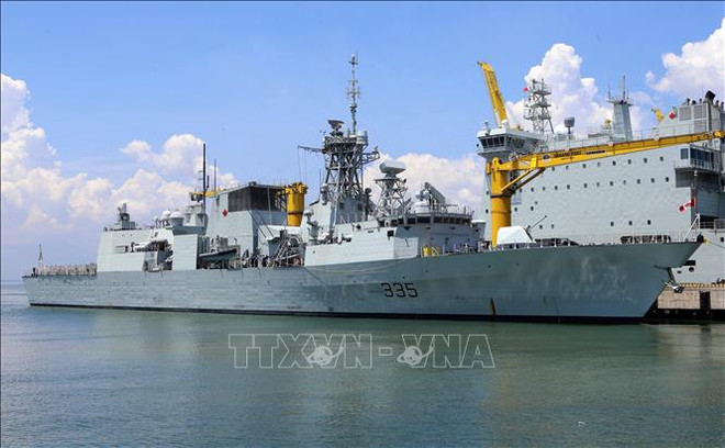 Une flotille de la Marine royale canadienne visite la ville de Da Nang ảnh 1 Une flotille de la Marine royale canadienne visite la ville de Da Nang ảnh 1