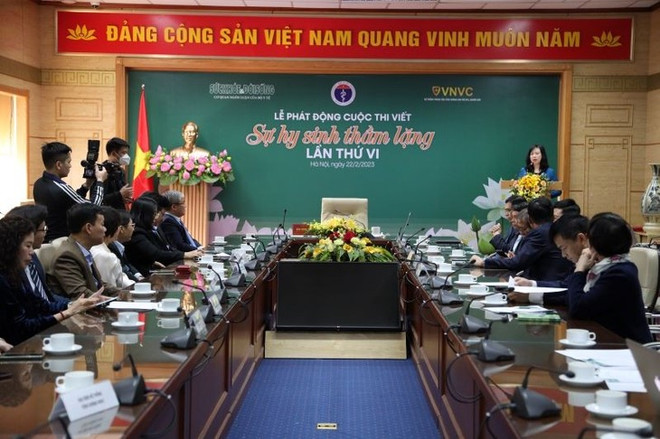 Lancement du concours d’écriture «Les sacrifices silencieux» des médecins ảnh 1 Lancement du concours d’écriture «Les sacrifices silencieux» des médecins ảnh 1