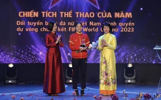 Prix Cống hiến 2023 : Hoàng Thùy Linh reine de la soirée ảnh 1 Prix Cống hiến 2023 : Hoàng Thùy Linh reine de la soirée ảnh 1