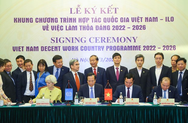 Le Vietnam donne la priorité à l'amélioration de la Loi du travail pour promouvoir le travail décent ảnh 2 Le Vietnam donne la priorité à l'amélioration de la Loi du travail pour promouvoir le travail décent ảnh 2