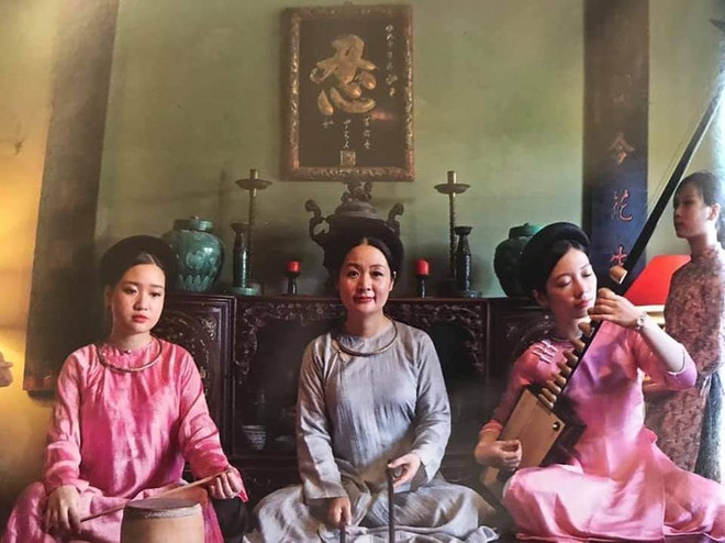 Pham Thi Huê, la passerelle entre le ca trù et la jeunesse ảnh 2 Pham Thi Huê, la passerelle entre le ca trù et la jeunesse ảnh 2