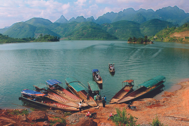 Lac de Quynh Nhai : sérénité, romantisme et originalité ảnh 1