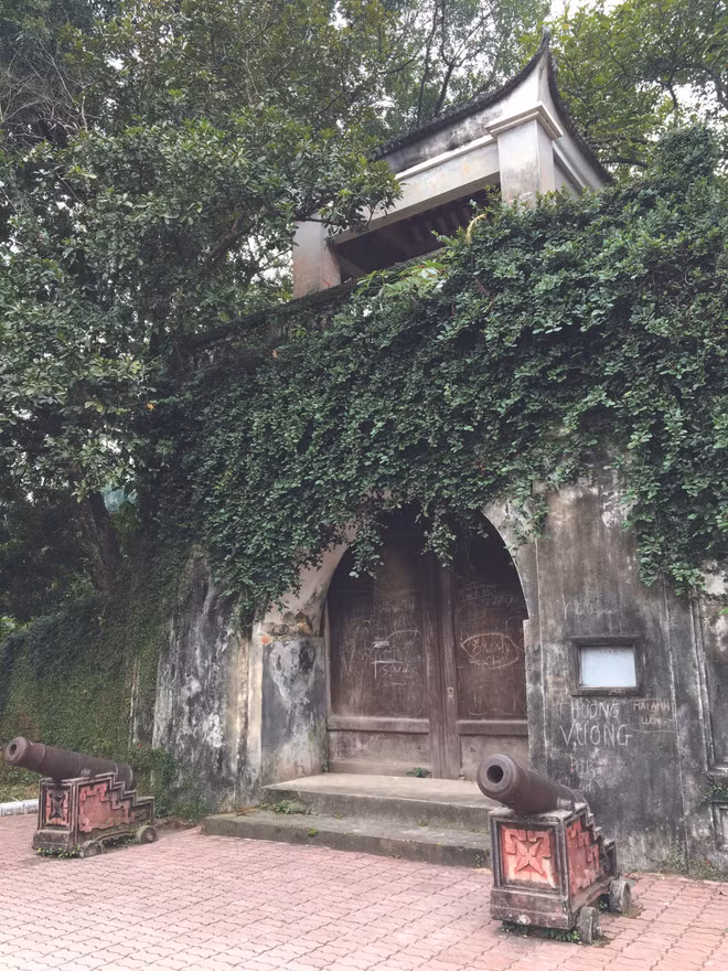 Les valeurs historiques et architecturales de l’ancienne citadelle de Son Tây ảnh 1