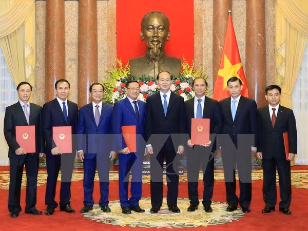 Des diplomates vietnamiens à l’honneur ảnh 1