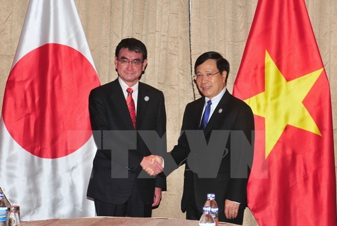 APEC 2017 : renforcement des relations avec le Japon et le WEF ảnh 1 APEC 2017 : renforcement des relations avec le Japon et le WEF ảnh 1