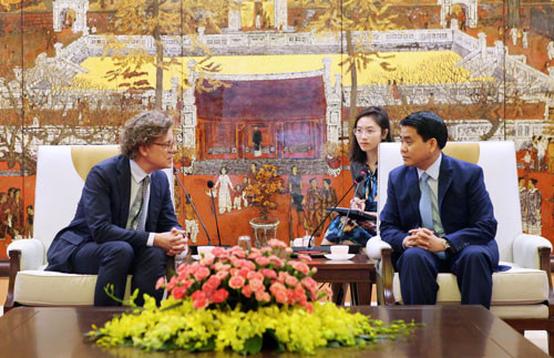 Hanoi intensifie la coopération avec la Suède dans le transport public ảnh 1 Hanoi intensifie la coopération avec la Suède dans le transport public ảnh 1