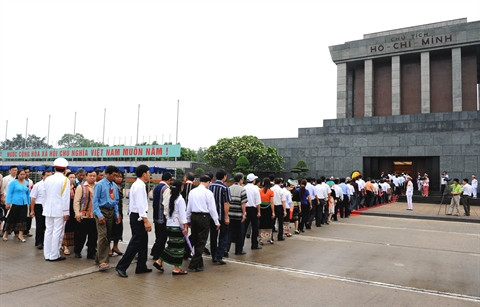 Plus de 450.000 touristes visitent Hanoi et Da Nang durant les jours fériés ảnh 1