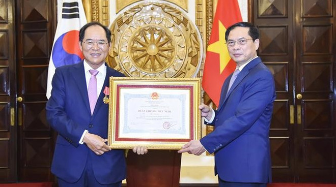 L’ambassadeur de République de Corée au Vienam à l'honneur ảnh 1 L’ambassadeur de République de Corée au Vienam à l'honneur ảnh 1