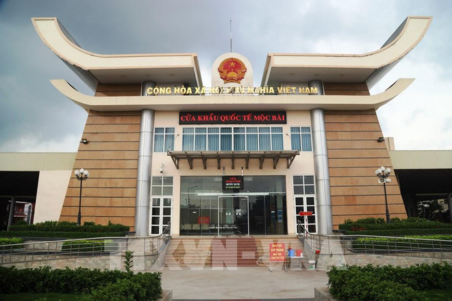 Plus de 800 travailleurs vietnamiens revenus du Cambodge via la porte frontalière de Moc Bai ảnh 1 Plus de 800 travailleurs vietnamiens revenus du Cambodge via la porte frontalière de Moc Bai ảnh 1