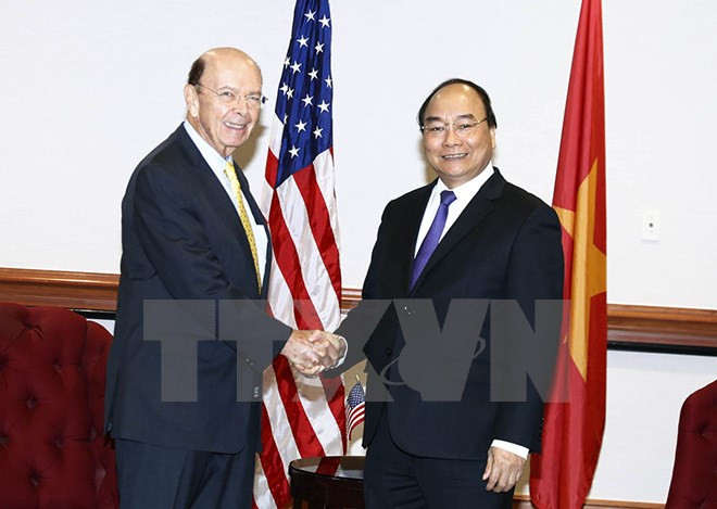 Le PM Nguyên Xuân Phuc rencontre le secrétaire américain au Commerce Wilbur Ross ảnh 1 Le PM Nguyên Xuân Phuc rencontre le secrétaire américain au Commerce Wilbur Ross ảnh 1
