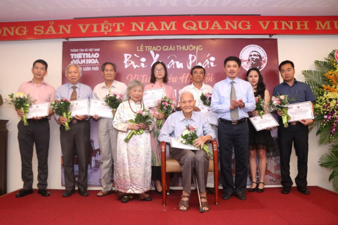 Remise des prix «Bùi Xuân Phai - pour l’amour de Hanoï» ảnh 1