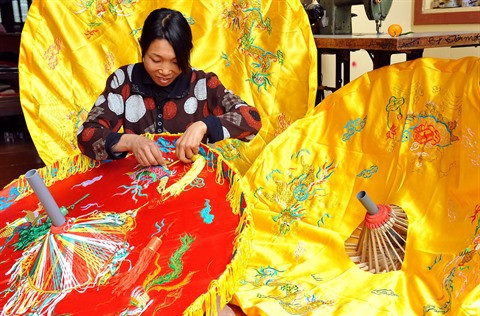 Dông Cuu préserve la broderie ancienne ảnh 1 Dông Cuu préserve la broderie ancienne ảnh 1