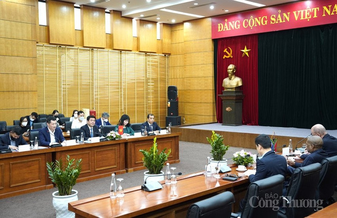 Le Vietnam souhaite les importations de charbon d'Afrique du Sud ảnh 1