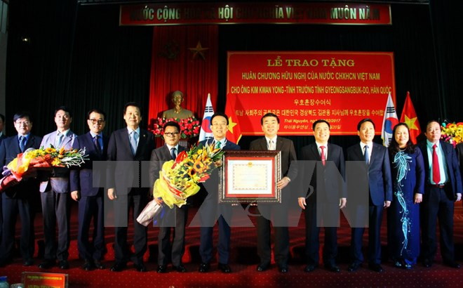 Ordre de l'Amitié au gouverneur de la province sud-coréenne de Gyeongsangbuk-do ảnh 1 Ordre de l'Amitié au gouverneur de la province sud-coréenne de Gyeongsangbuk-do ảnh 1