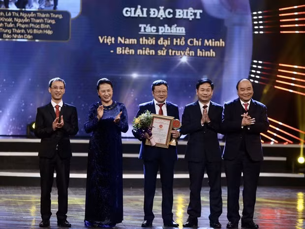 Le 5e Prix national du journalisme sur l'édification du Parti ảnh 1