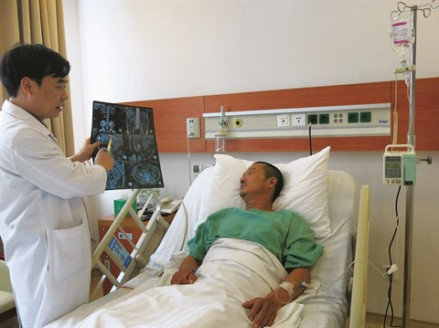 Chirurgie percutanée contre les gros calculs rénaux ảnh 1 Chirurgie percutanée contre les gros calculs rénaux ảnh 1