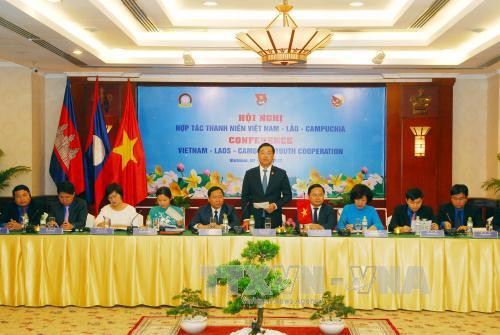 Intensification de la coopération entre les jeunes Vietnam-Laos-Cambodge ảnh 1 Intensification de la coopération entre les jeunes Vietnam-Laos-Cambodge ảnh 1