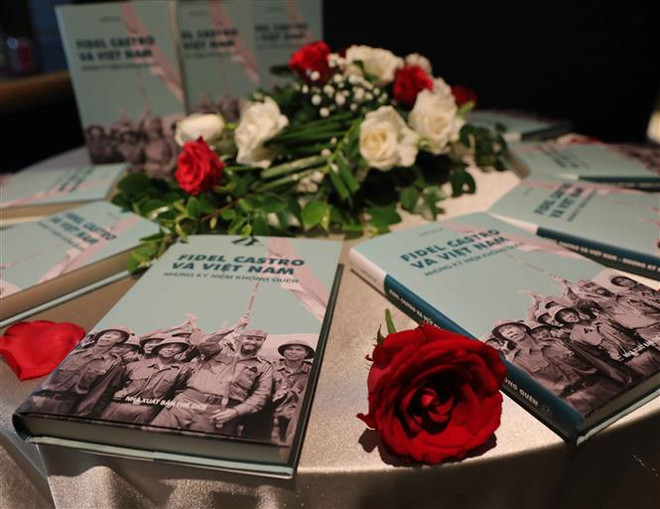Présentation d’un livre sur Fidel Castro et le Vietnam ảnh 1 Présentation d’un livre sur Fidel Castro et le Vietnam ảnh 1