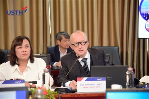 L'Université des sciences et technologies de Hanoï tient son 8e Conseil d'université ảnh 3