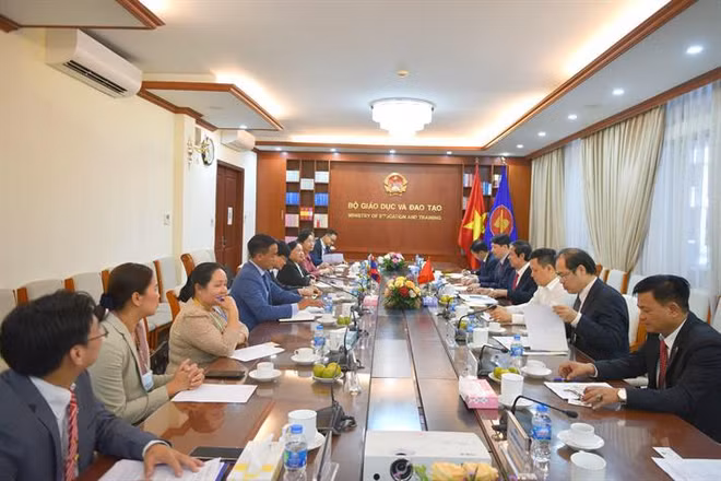 Le Vietnam et le Laos promeuvent advantage leur coopération dans l’éducation ảnh 1