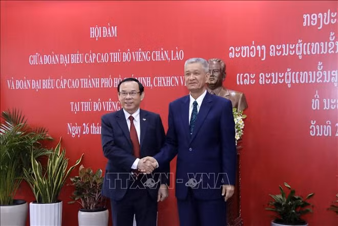 Renforcement de la coopération entre Hô Chi Minh-Ville et Vientiane ảnh 1