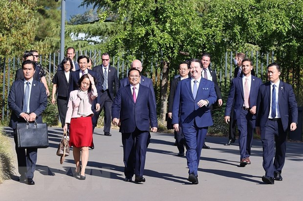 Le Premier ministre rend visite à des leaders mondiaux de technologie à San Francisco ảnh 2 Le Premier ministre rend visite à des leaders mondiaux de technologie à San Francisco ảnh 2