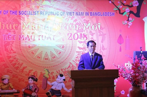 La communauté des Vietnamiens à l’étranger salue le Nouvel an lunaire 2018 ảnh 1 La communauté des Vietnamiens à l’étranger salue le Nouvel an lunaire 2018 ảnh 1