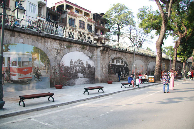 Hanoï : Ouverture d’un espace d’art public dans la rue Phung Hung ảnh 1 Hanoï : Ouverture d’un espace d’art public dans la rue Phung Hung ảnh 1