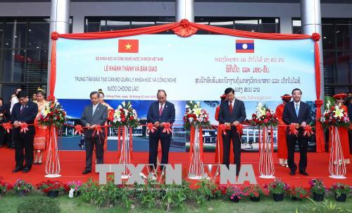 Laos : inauguration d'un centre de formation construit avec l'aide du Vietnam ảnh 1 Laos : inauguration d'un centre de formation construit avec l'aide du Vietnam ảnh 1