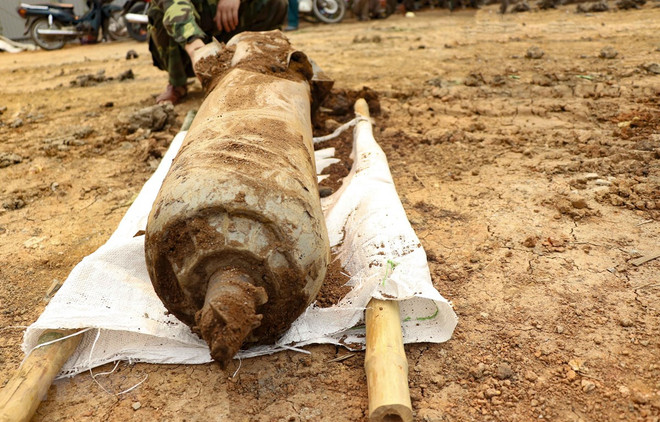 Une bombe de 100 kg désactivée à Dien Bien ảnh 1 Une bombe de 100 kg désactivée à Dien Bien ảnh 1