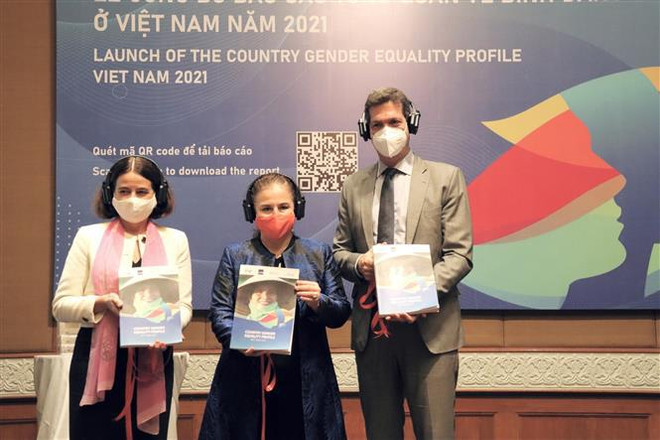 Premier rapport sur le bilan de l’égalité des sexes au Vietnam publié ảnh 1 Premier rapport sur le bilan de l’égalité des sexes au Vietnam publié ảnh 1