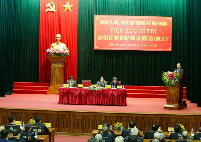 Le PM Nguyen Xuan Phuc rencontre des électeurs de Hai Phong ảnh 1 Le PM Nguyen Xuan Phuc rencontre des électeurs de Hai Phong ảnh 1