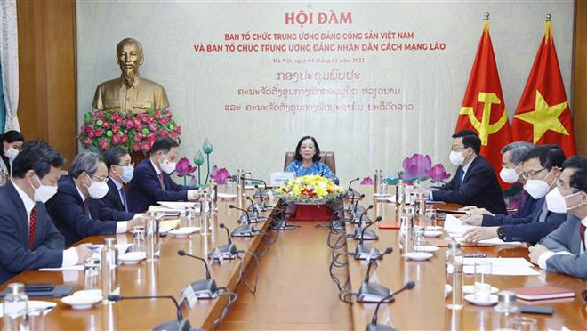 Vietnam-Laos: entretien en ligne entre les chefs des Commissions d’organisation des CC des Partis ảnh 1 Vietnam-Laos: entretien en ligne entre les chefs des Commissions d’organisation des CC des Partis ảnh 1