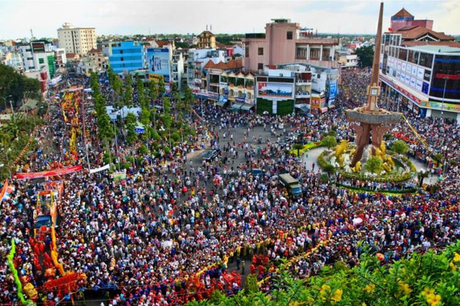Une grande manifestation de solidarité ảnh 1 Une grande manifestation de solidarité ảnh 1