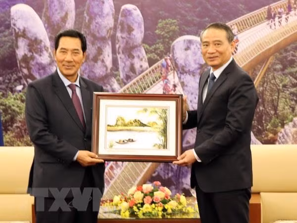 Le vice-président de l’AN du Laos en visite à Da Nang ảnh 1