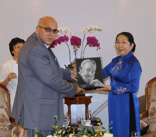 La délégation du Comité de défense de la Révolution de Cuba à Ho Chi Minh-Ville ảnh 1