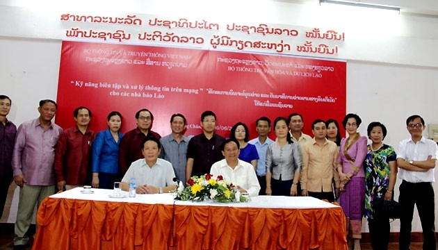 Assistance vietnamienne au Laos pour l’amélioration de la profession de journaliste ảnh 1 Assistance vietnamienne au Laos pour l’amélioration de la profession de journaliste ảnh 1