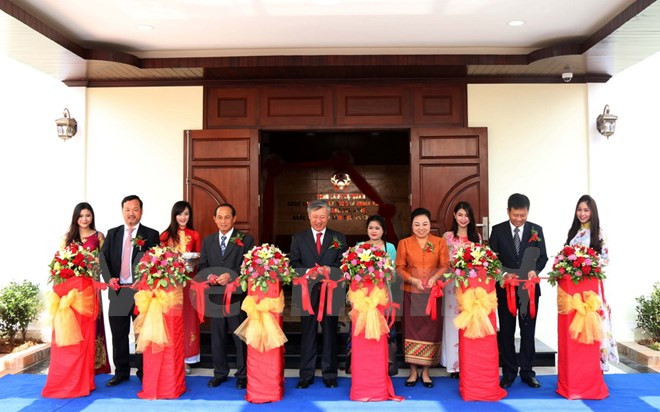 Inauguration du nouveau siège du Consulat général du Vietnam à Luang Prabang ảnh 1 Inauguration du nouveau siège du Consulat général du Vietnam à Luang Prabang ảnh 1