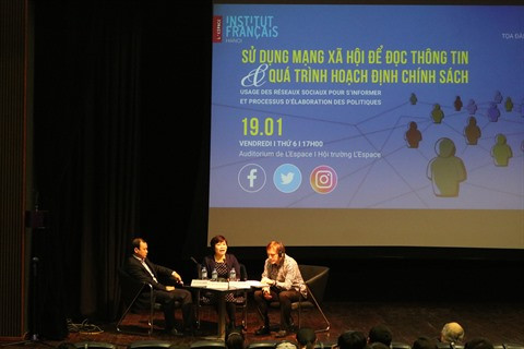 L'usage des réseaux sociaux au menu d'une table ronde à Hanoï ảnh 1 L'usage des réseaux sociaux au menu d'une table ronde à Hanoï ảnh 1