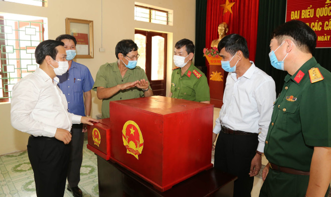 Le président de l’AN Vuong Dinh Huê préside la Conférence nationale sur les élections législatives ảnh 1 Le président de l’AN Vuong Dinh Huê préside la Conférence nationale sur les élections législatives ảnh 1