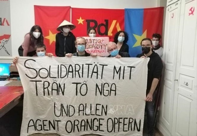 Le Parti suisse du travail soutient les victimes de l'agent orange/dioxine du Vietnam ảnh 1 Le Parti suisse du travail soutient les victimes de l'agent orange/dioxine du Vietnam ảnh 1