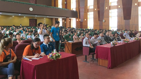Ouverture de la 11e édition du Forum "Étudier en France" à Hanoi ảnh 2 Ouverture de la 11e édition du Forum "Étudier en France" à Hanoi ảnh 2