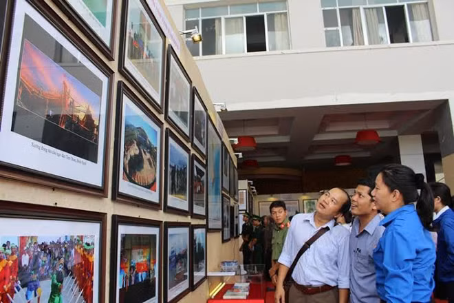 Exposition sur Hoang Sa et Truong Sa à Binh Dinh ảnh 1